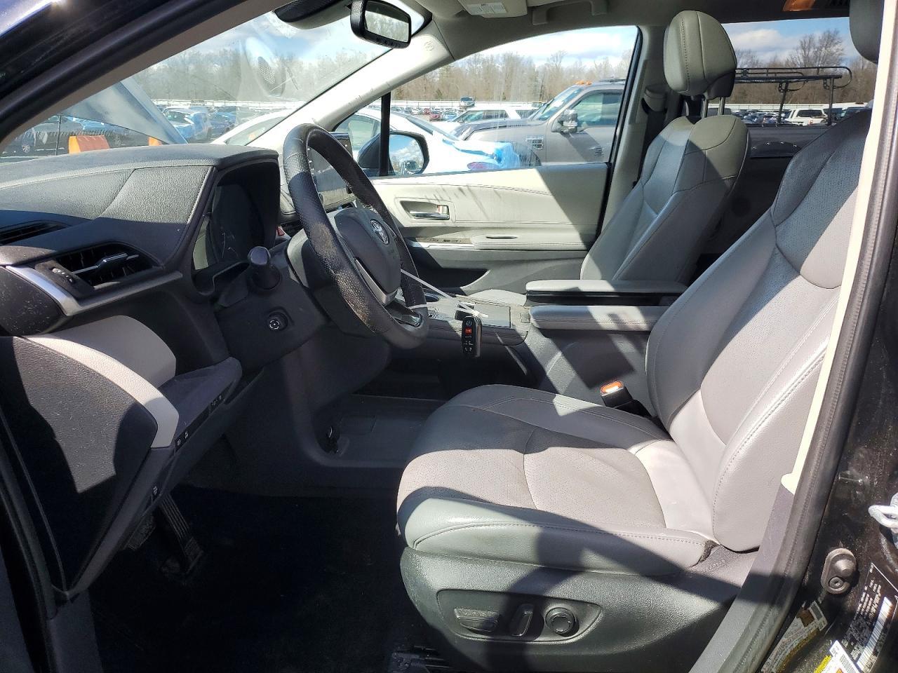 2022 Toyota Sienna Limited 7-Passenger - Фото 7