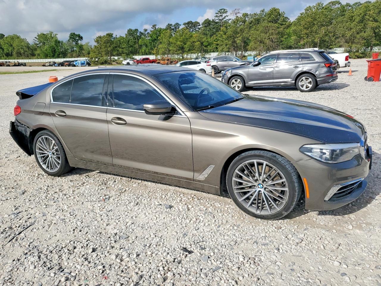 2019 BMW 530 I - Image 4