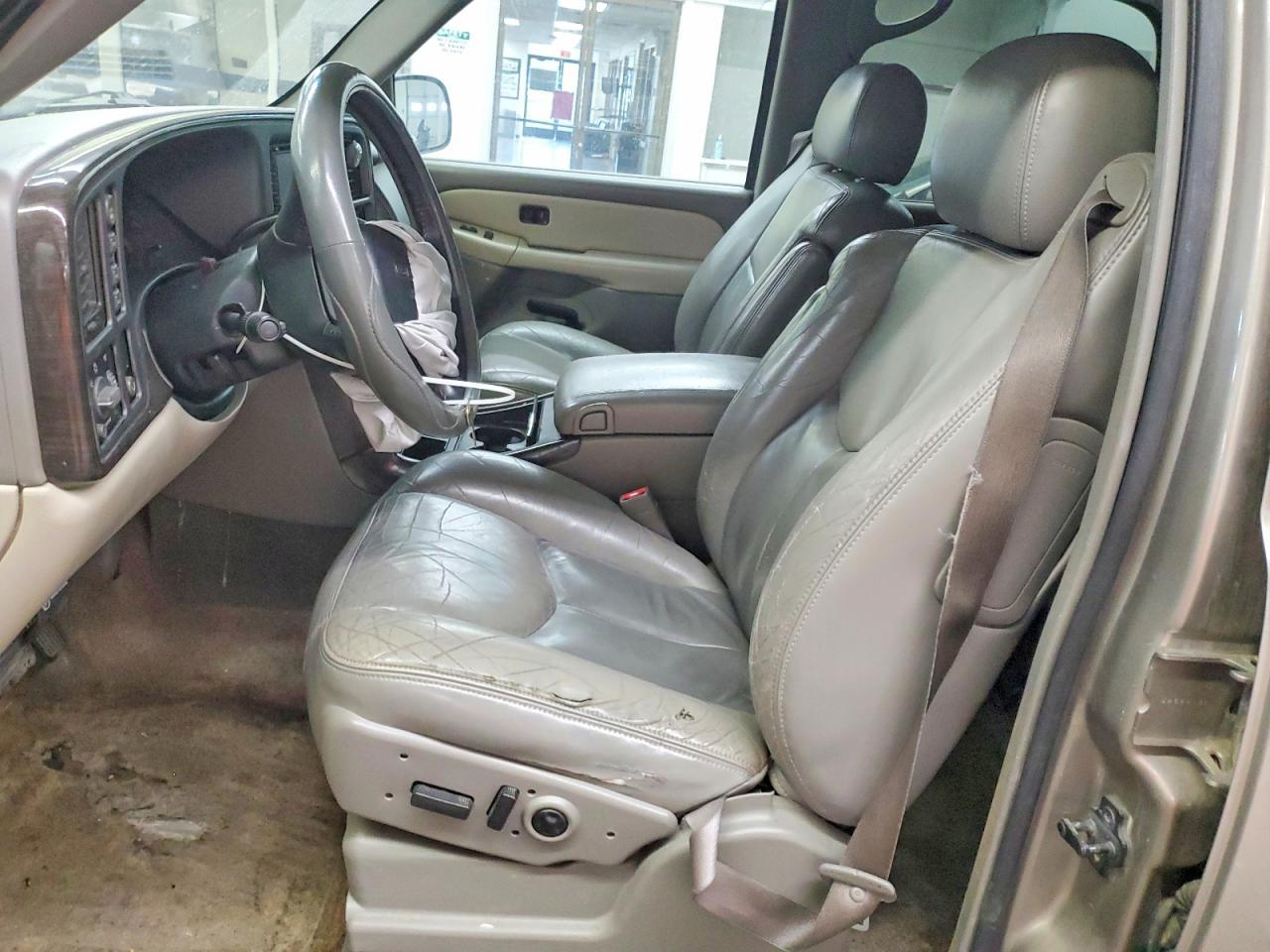 2002 GMC Yukon - Image 7