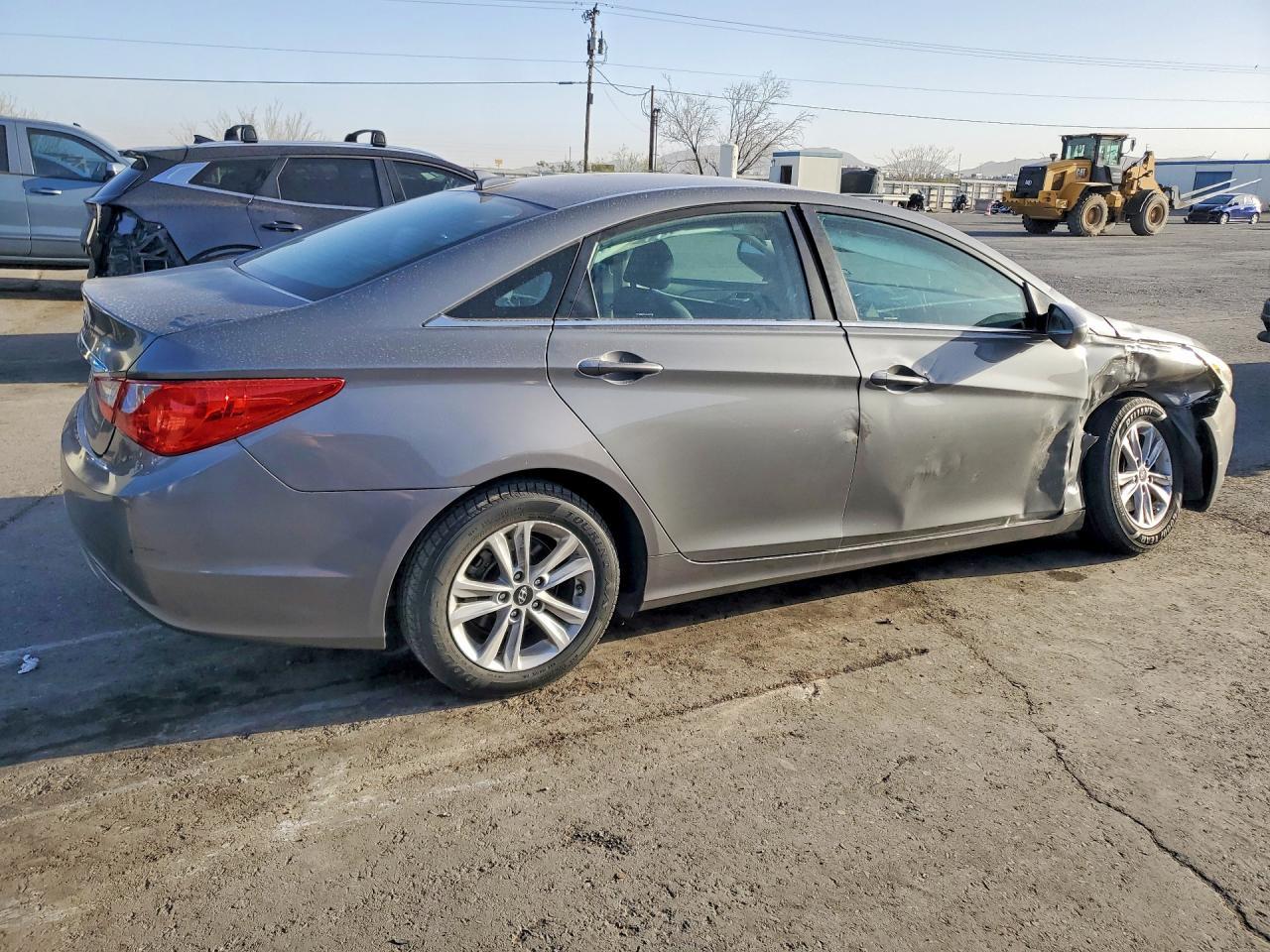 2013 Hyundai Sonata Gls - Image 3