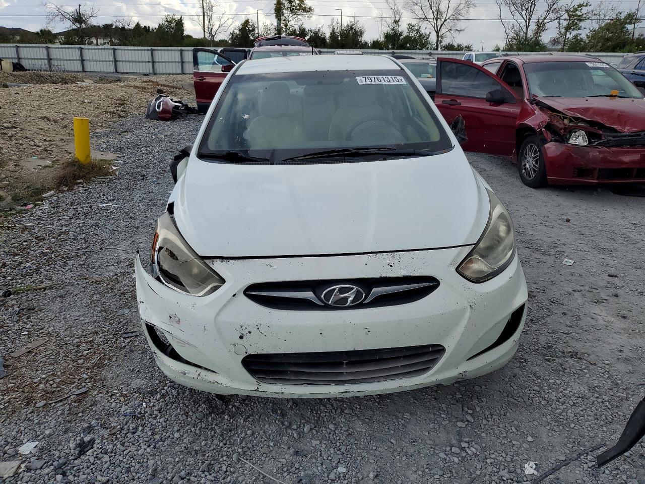 2013 Hyundai Accent Gls - Фото 5