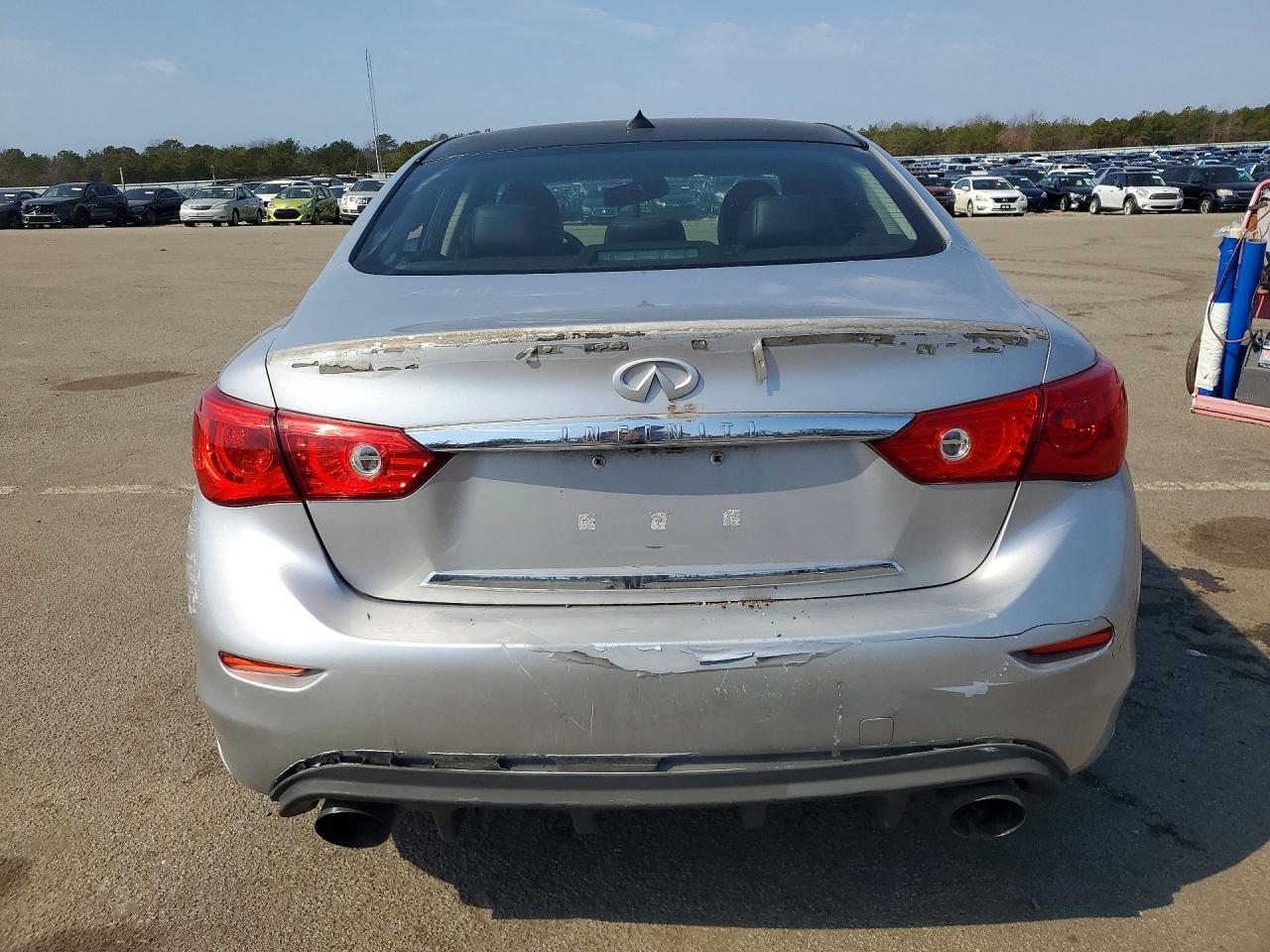 2017 Infiniti Q50 Premium - Image 6