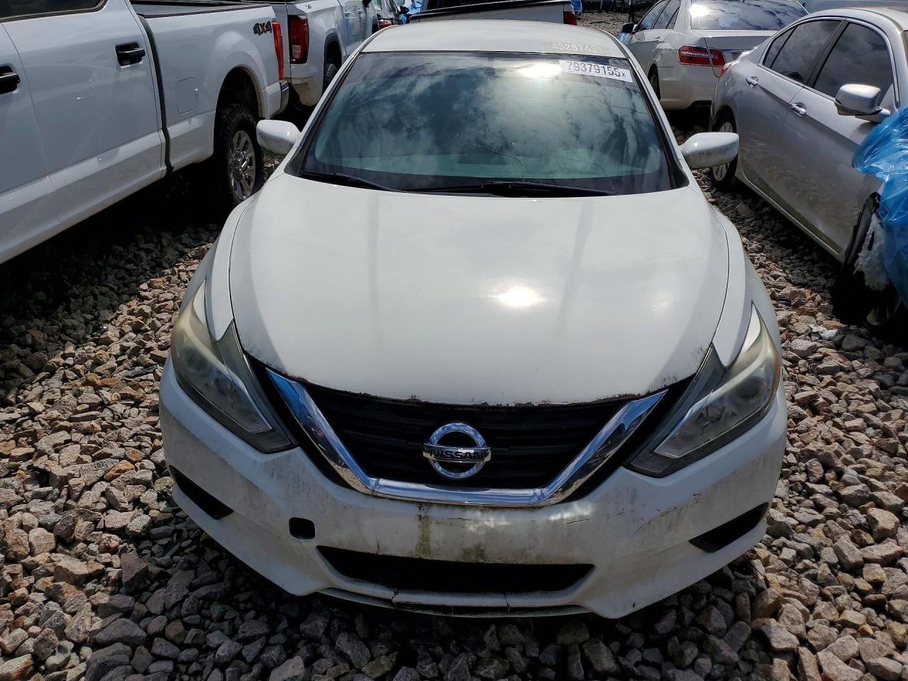 2018 Nissan Altima - Image 5