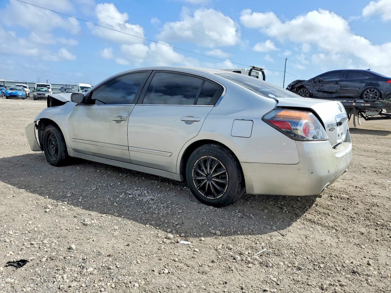 2012 Nissan Altima 2.5 - Фото 2