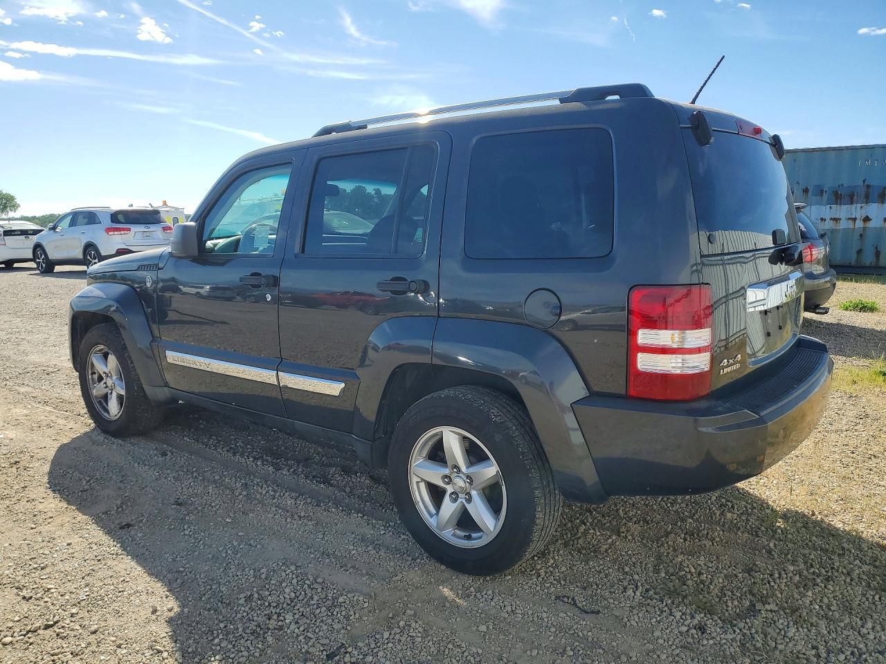2011 Jeep Liberty Limited - Фото 2