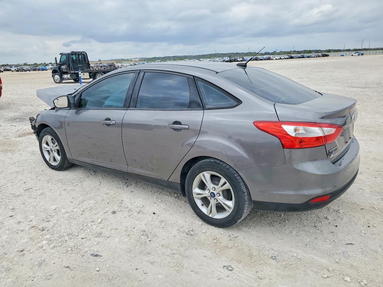 2014 Ford Focus Se - Image 2