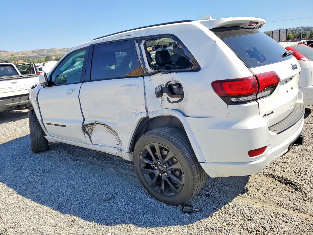 2021 Jeep Grand Cherokee Laredo - Фото 2