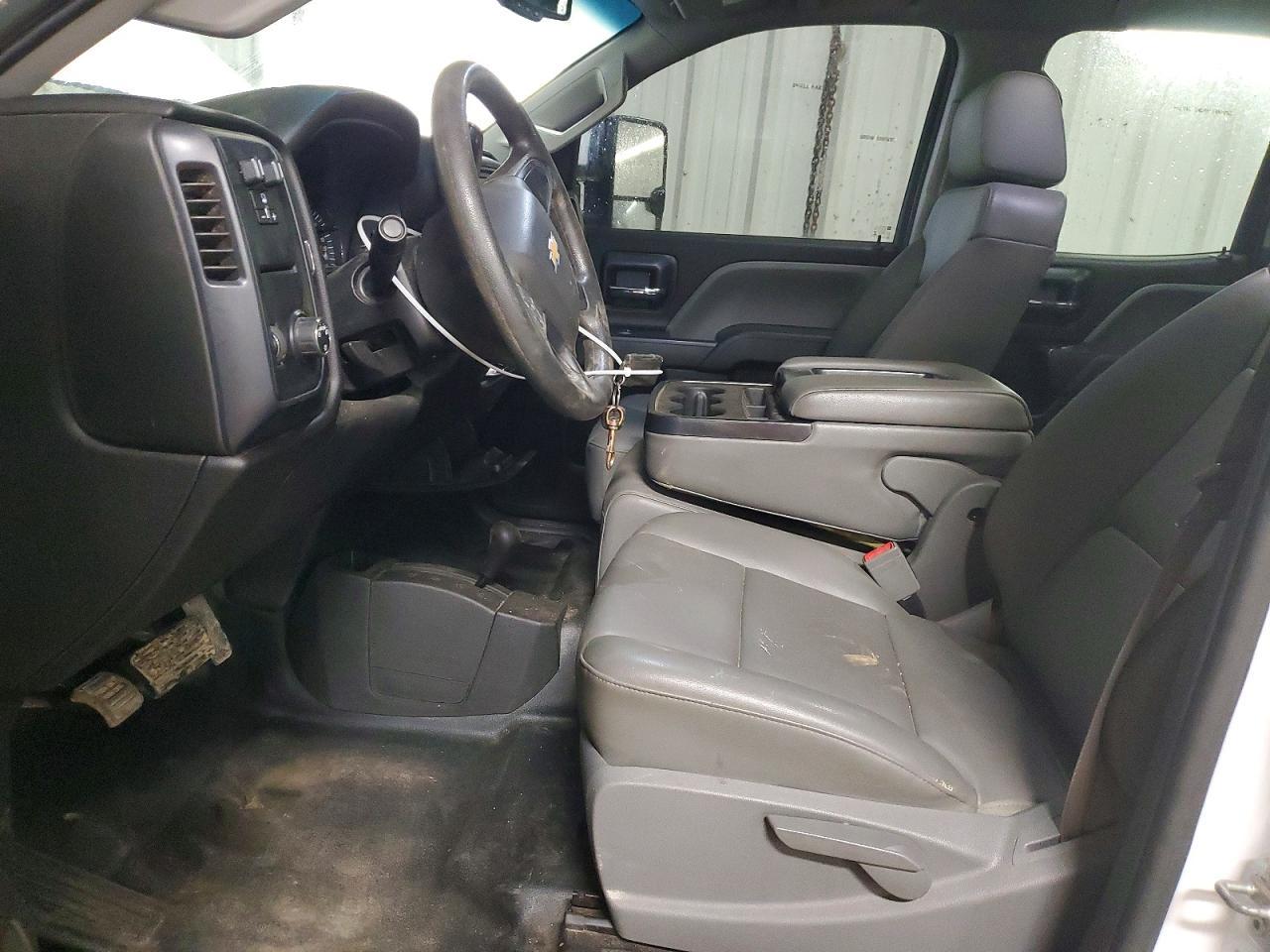 2016 Chevrolet Silverado K3500 - Image 7
