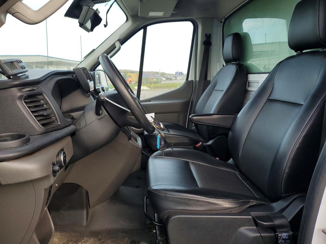 2022 Ford Transit Delivery Truck - Фото 7