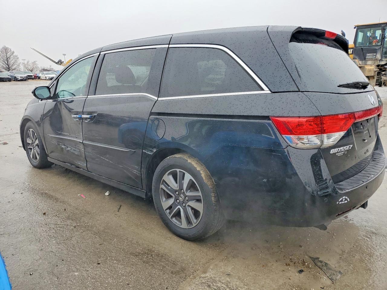 2015 Honda Odyssey Touring - Фото 2