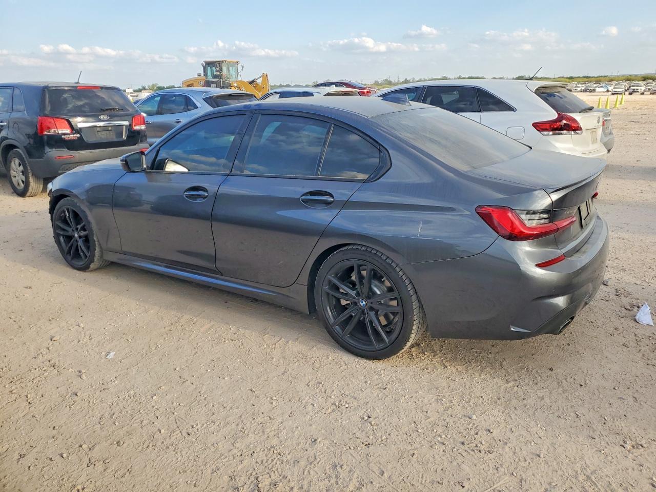 2021 BMW 330I - Фото 2