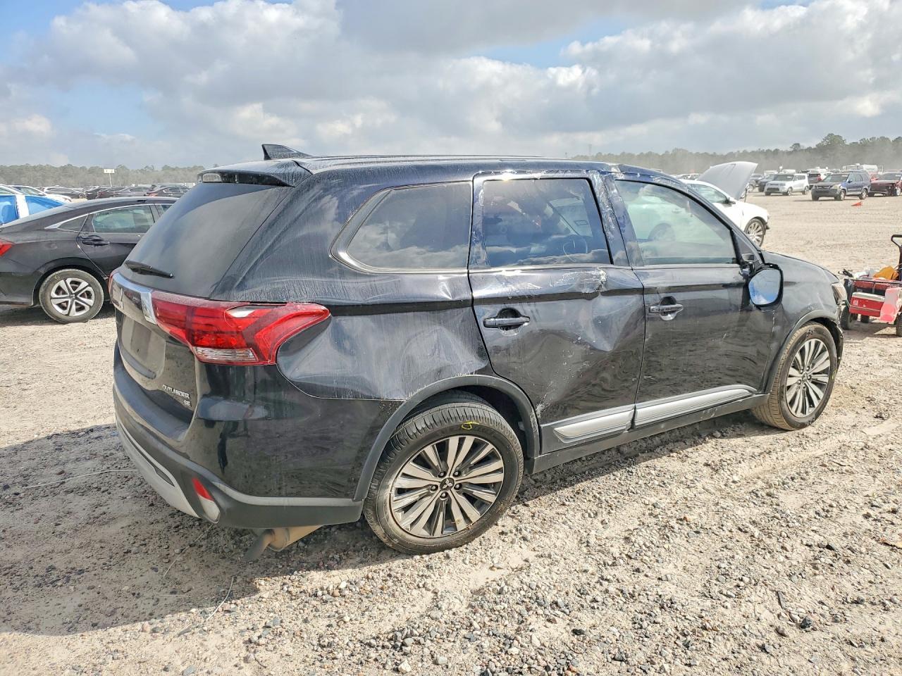2019 Mitsubishi Outlander Se - Фото 3