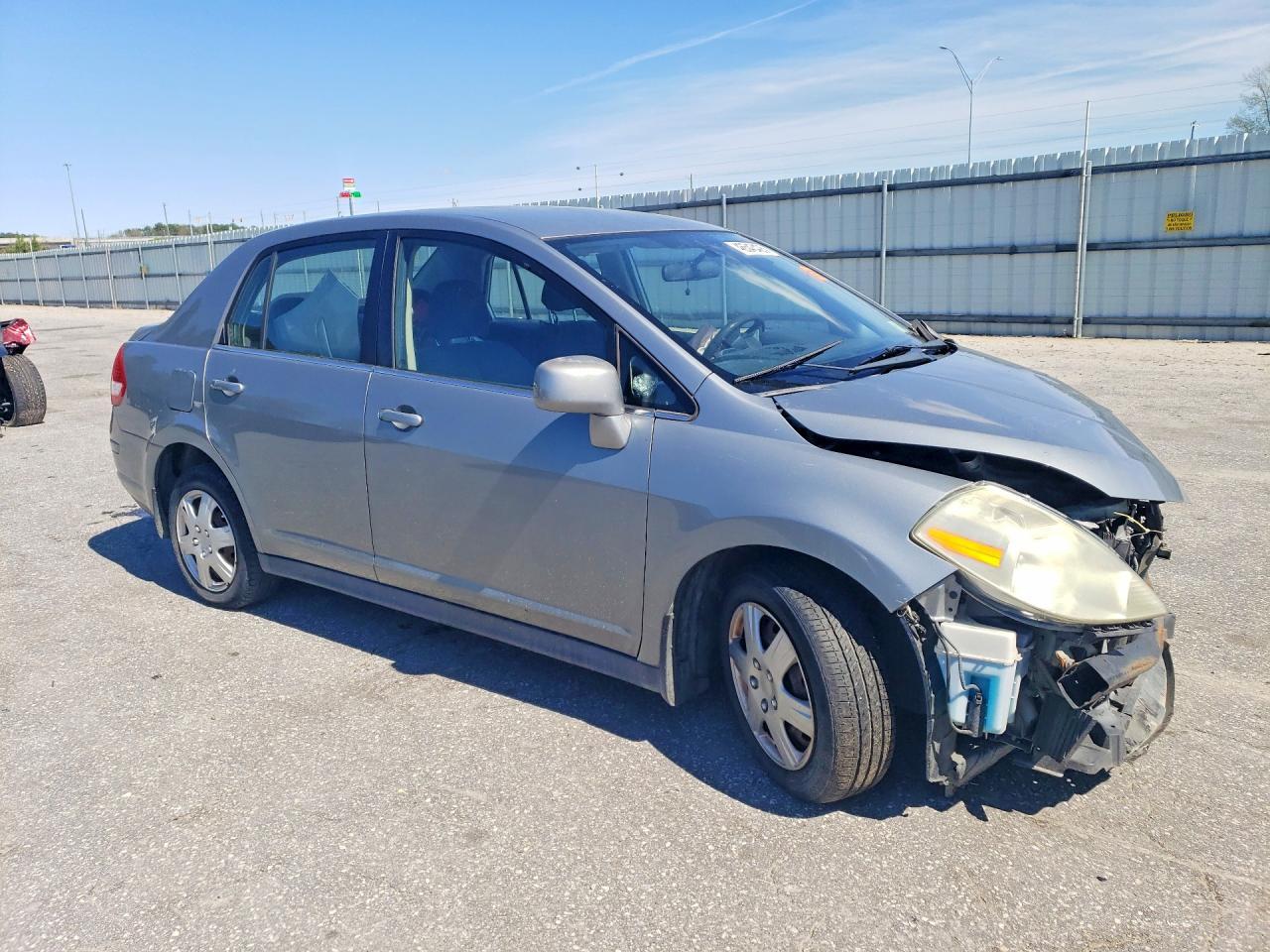 2009 Nissan Versa 1.8 S - Фото 4