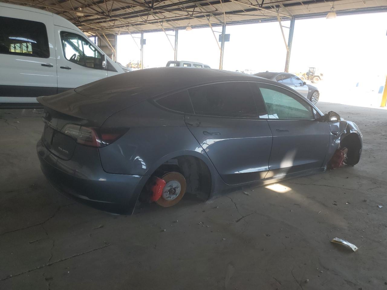 2021 Tesla Model 3 - Фото 3