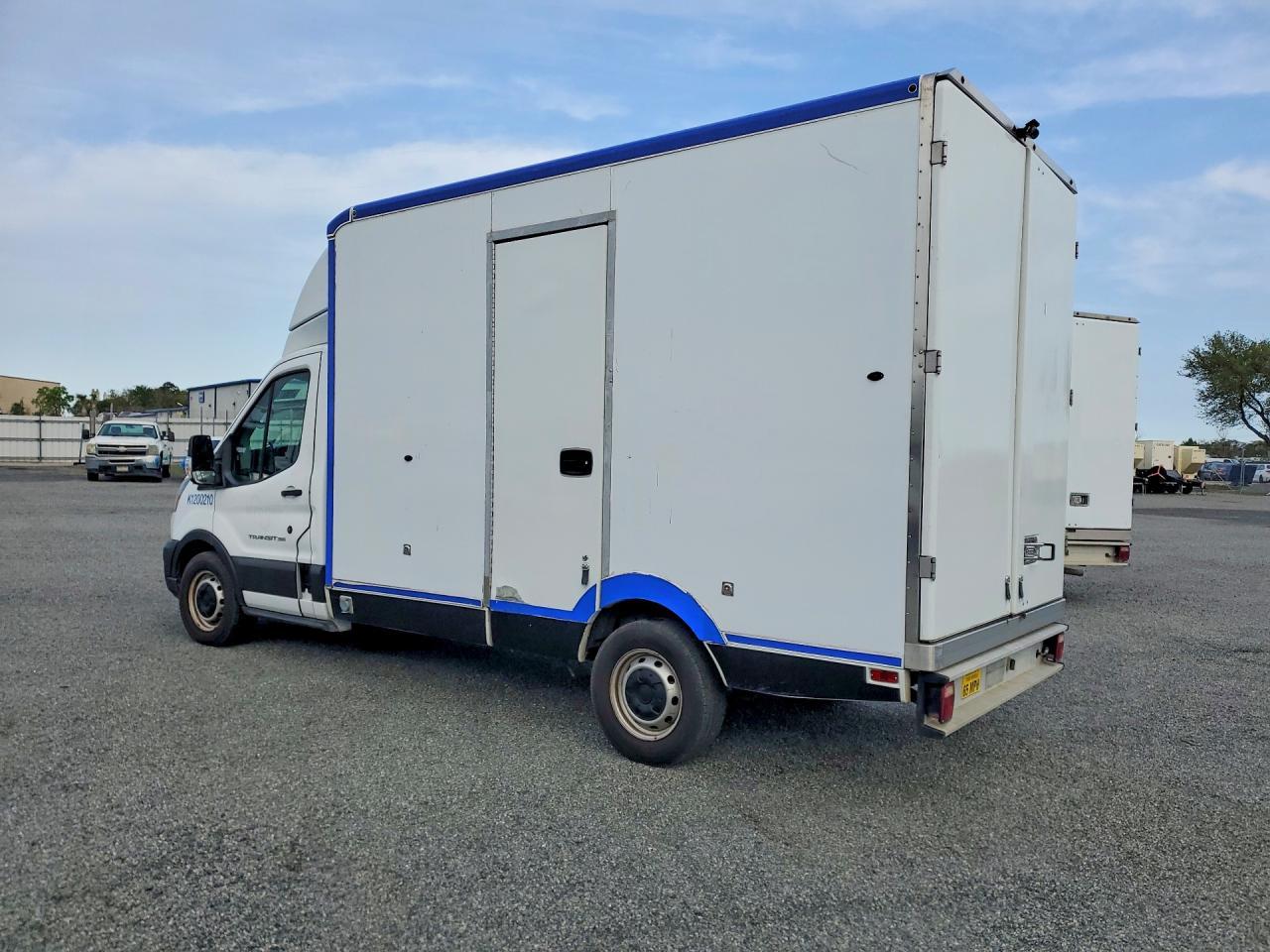 2020 Ford Transit Delivery Truck - Фото 2