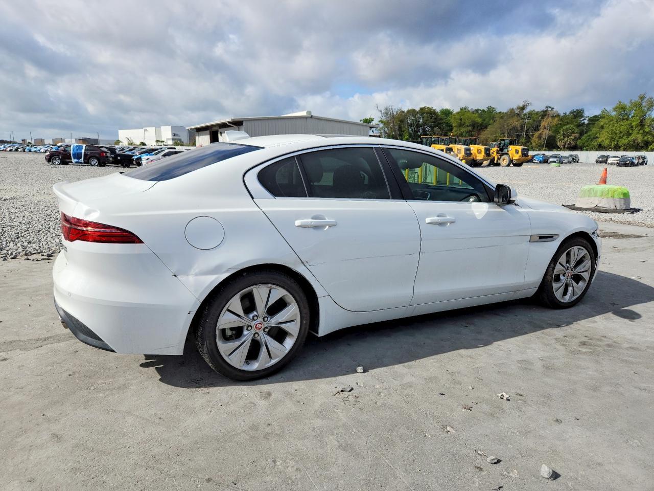 2020 Jaguar Xe S - Image 3