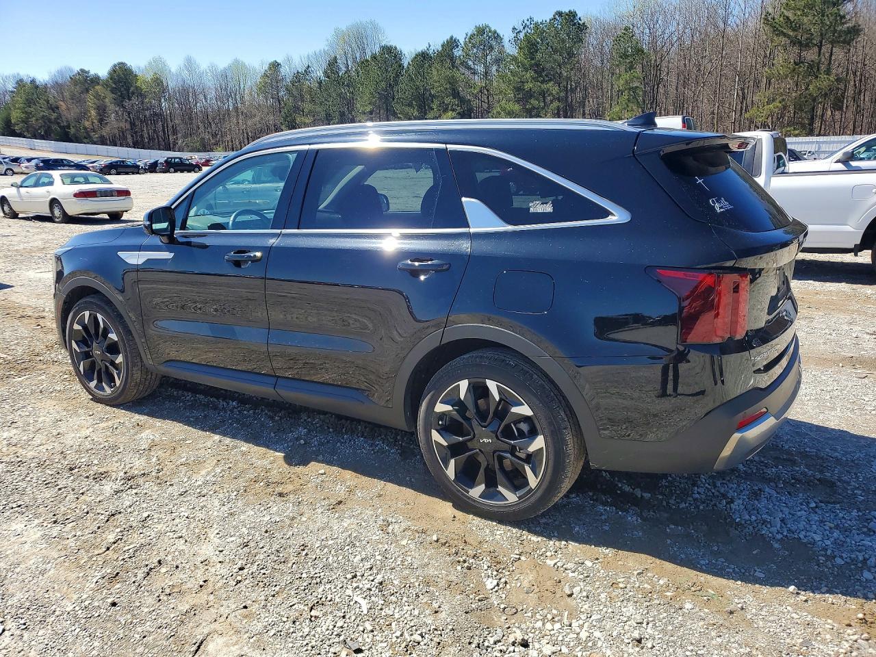 2024 Kia Sorento Ex - Image 2