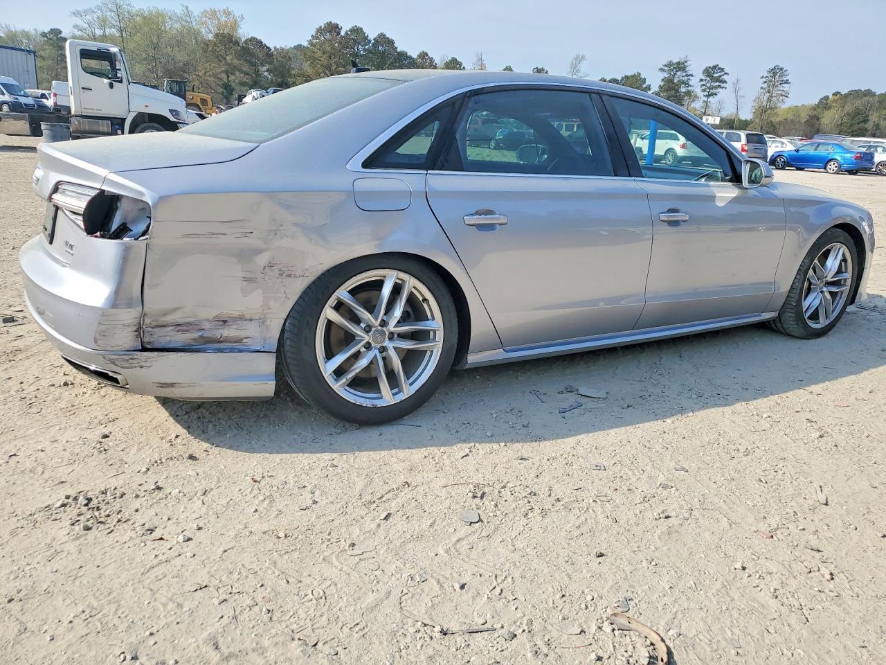 2016 Audi A8 L Quattro - Фото 3