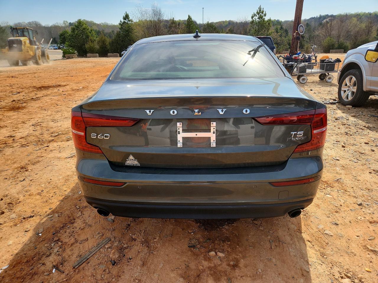 2020 Volvo S60 T5 Momentum - Image 6