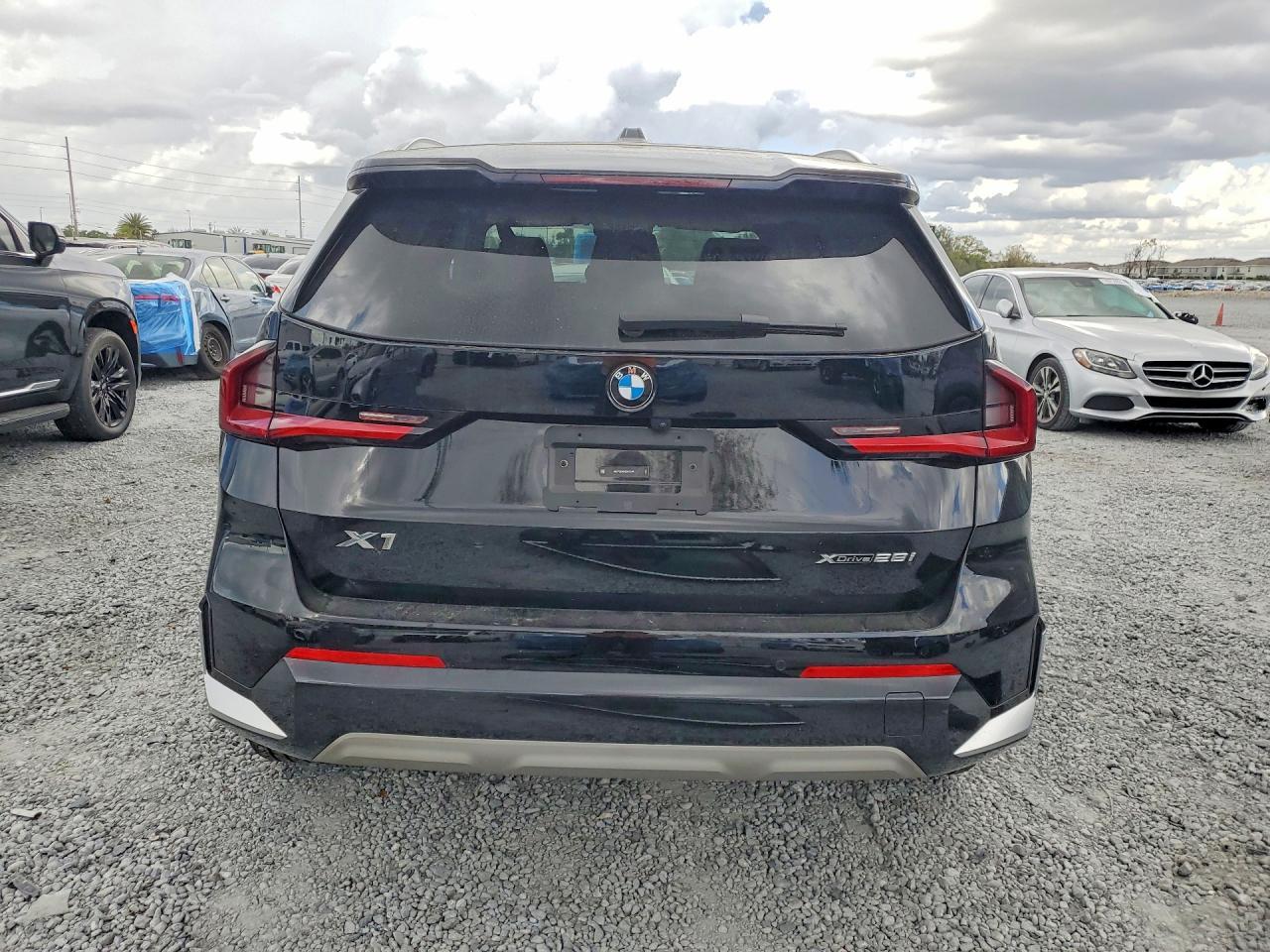 2025 BMW X1 xDrive28I - Image 6