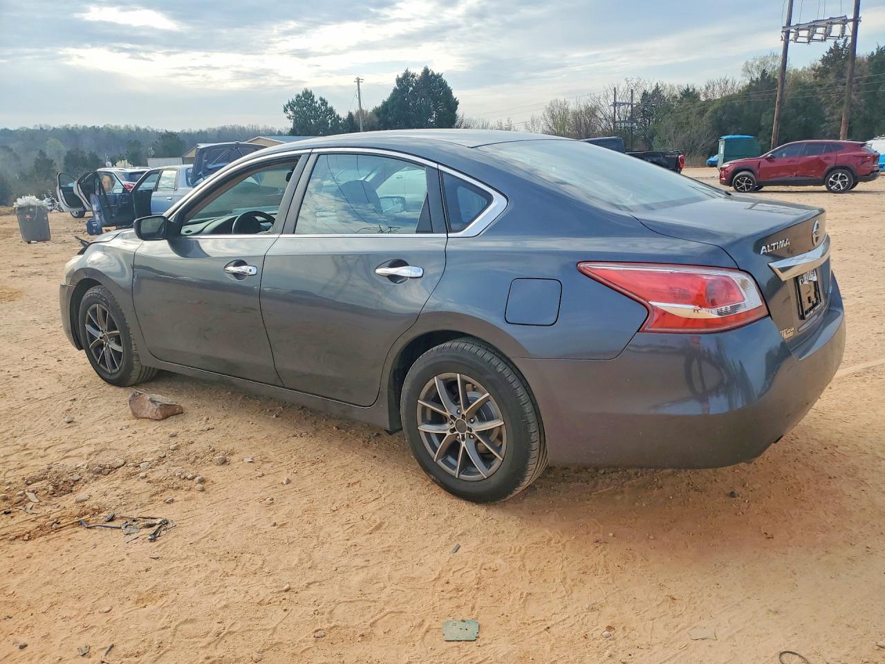 2013 Nissan Altima 2.5 - Фото 2