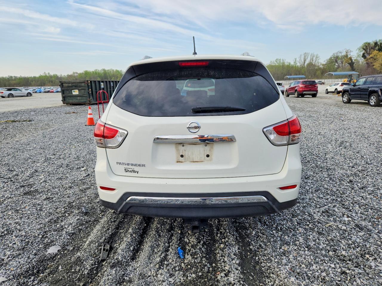 2015 Nissan Pathfinder S - Фото 6
