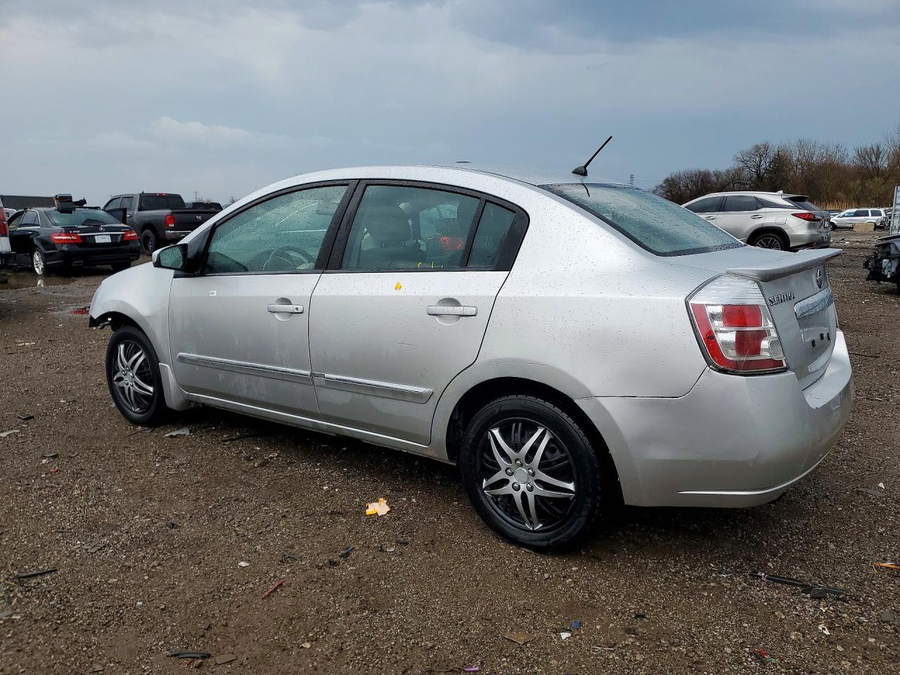 2012 Nissan Sentra 2.0 - Фото 2