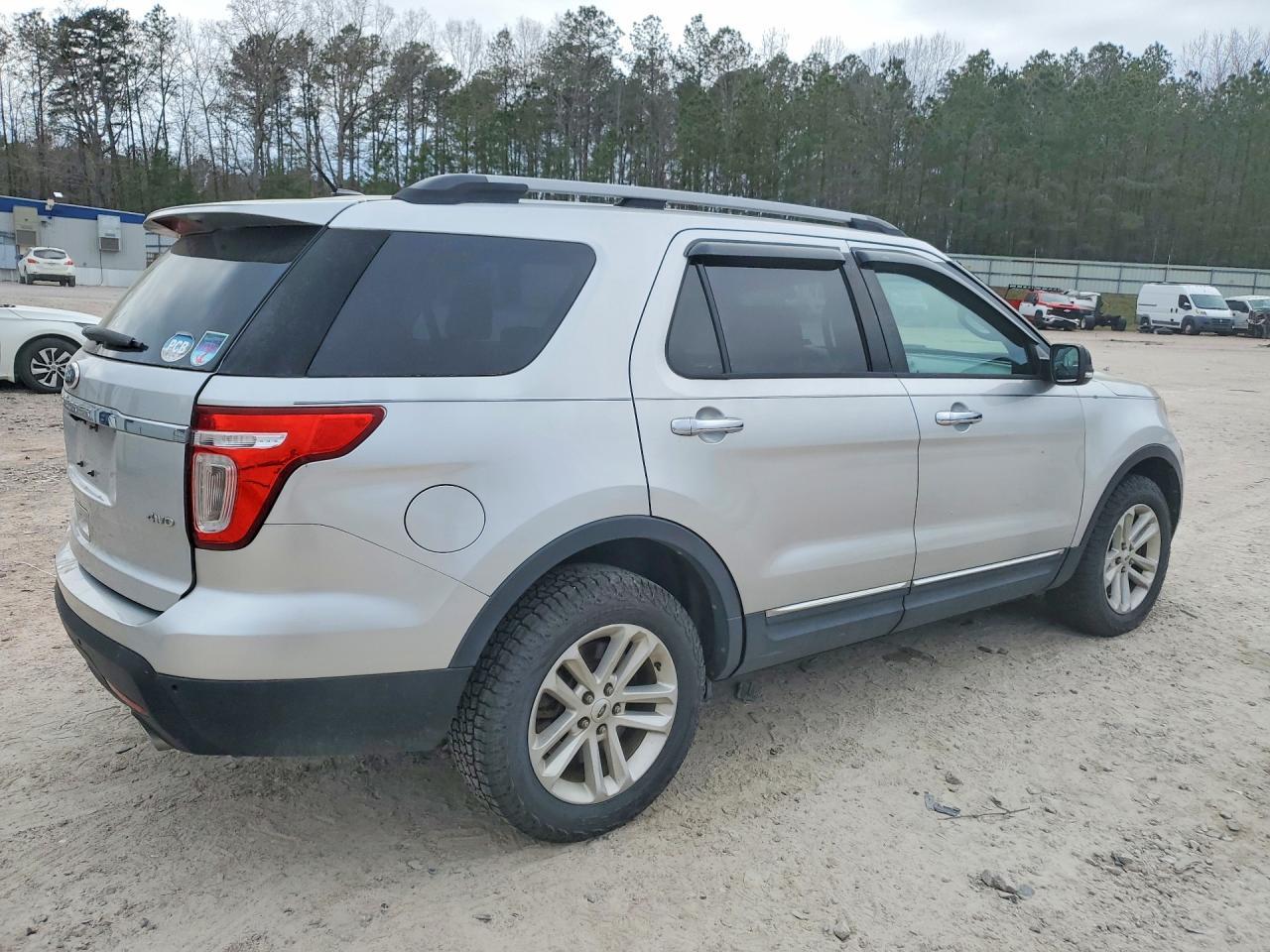 2015 Ford Explorer Xlt - Image 3