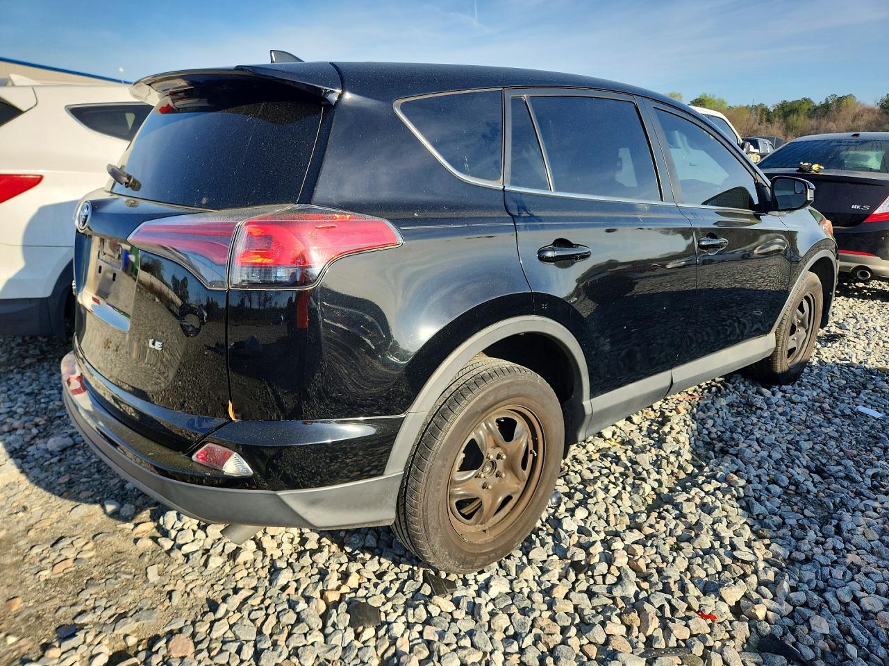 2018 Toyota Rav4 Le - Image 3