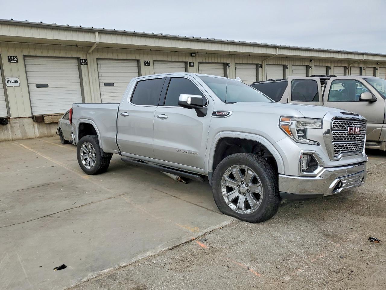 2019 GMC Sierra K1500 Slt - Image 4