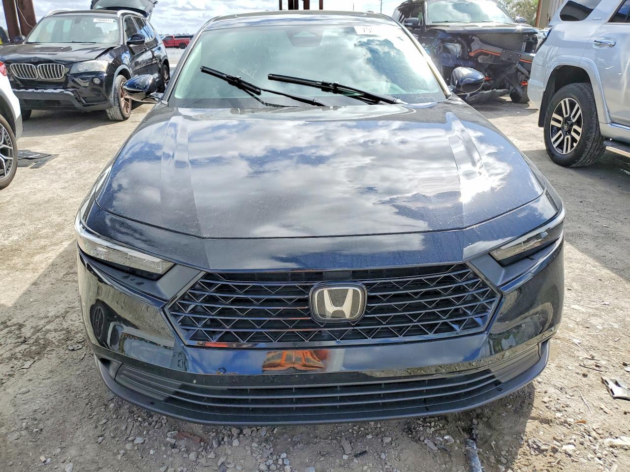 2023 Honda Accord Hybrid Sport - Image 5