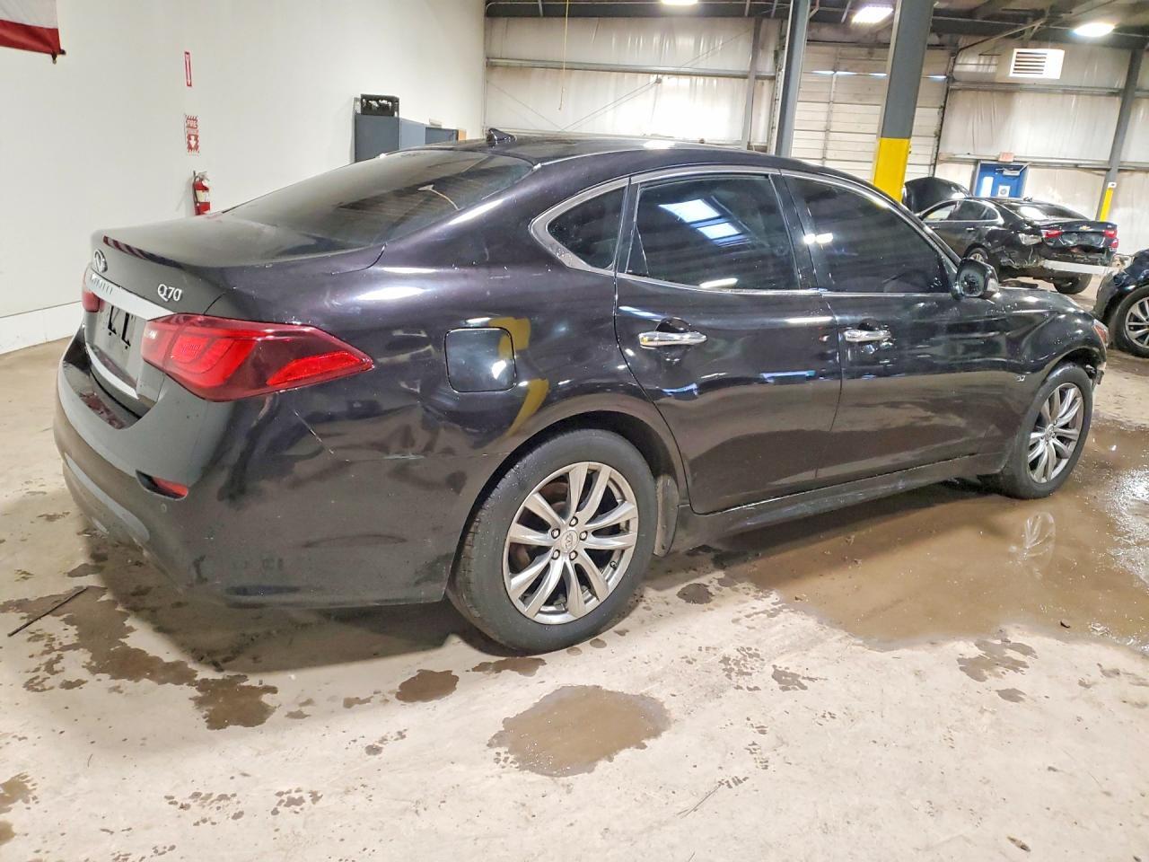2016 Infiniti Q70 3.7 - Фото 3