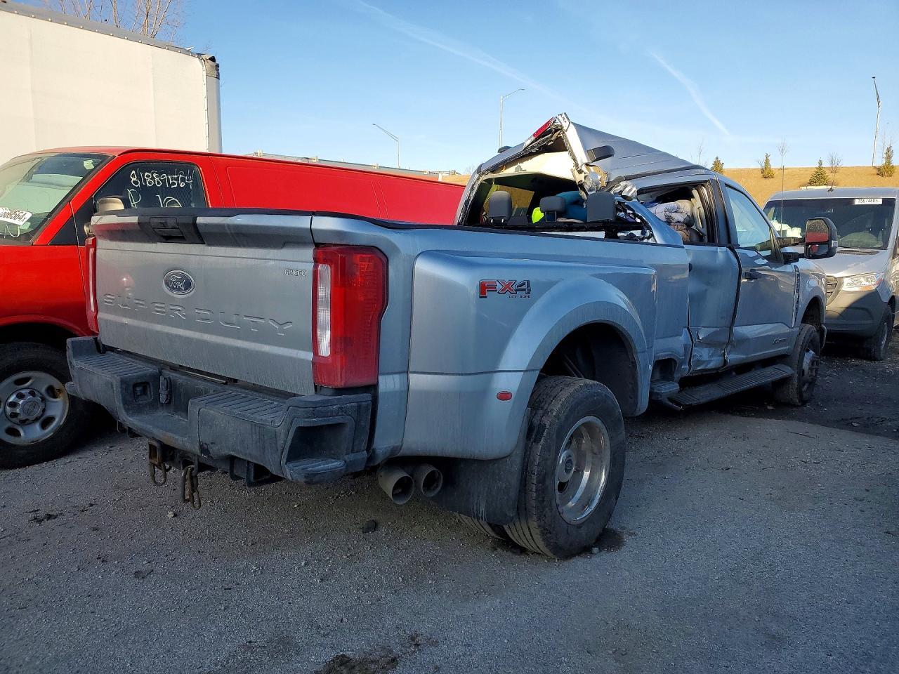 2024 Ford F350 Super Duty - Image 3