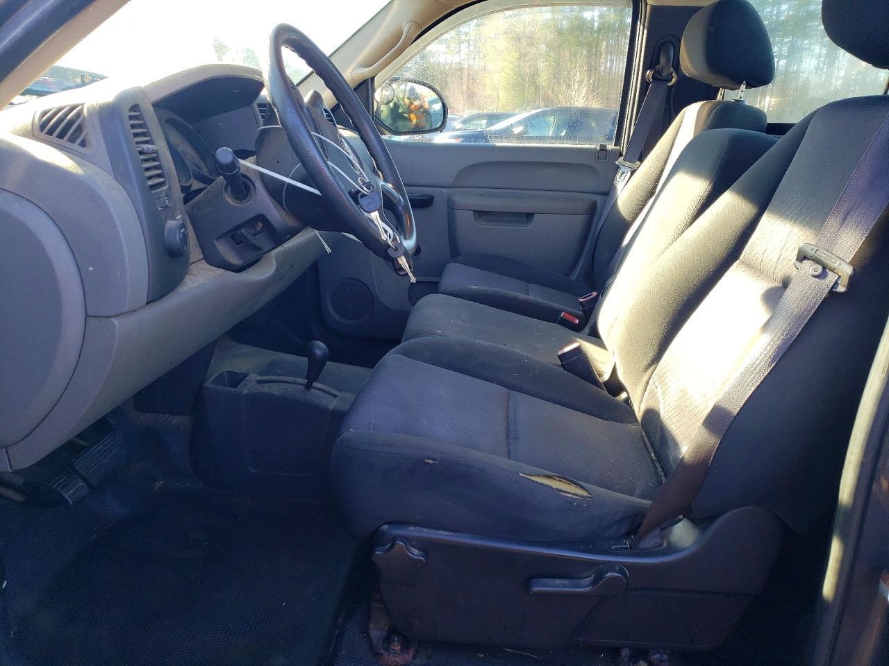 2010 GMC Sierra K1500 - Image 7