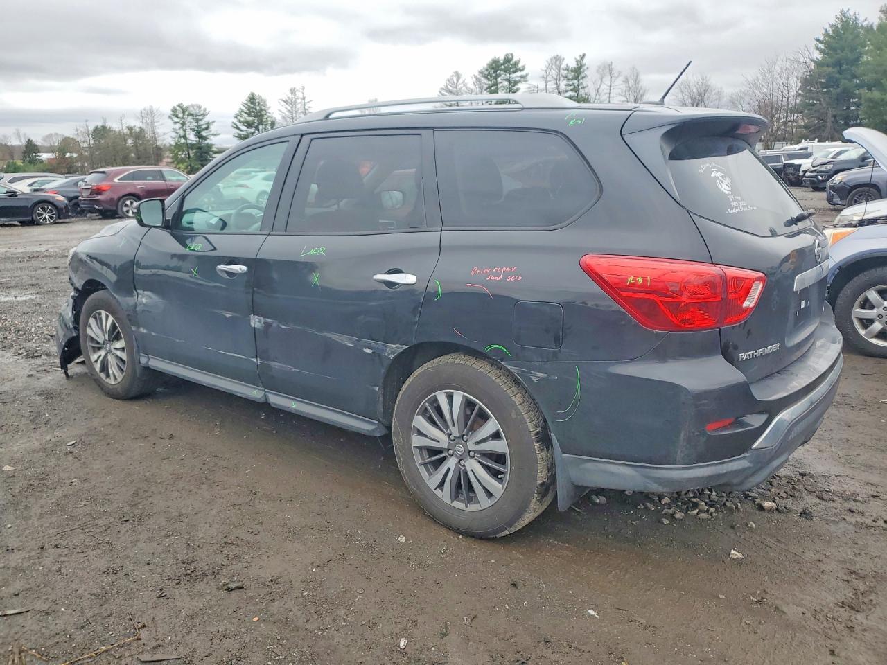 2017 Nissan Pathfinder S - Image 2