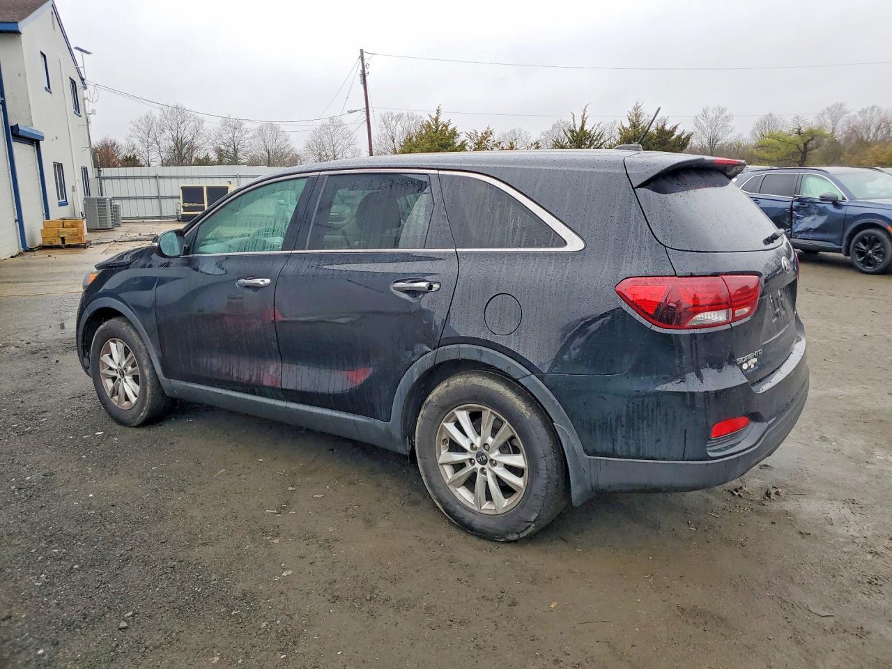 2019 Kia Sorento Lx - Image 2