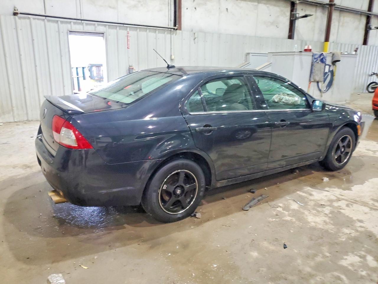 2010 Mercury Milan - Image 3