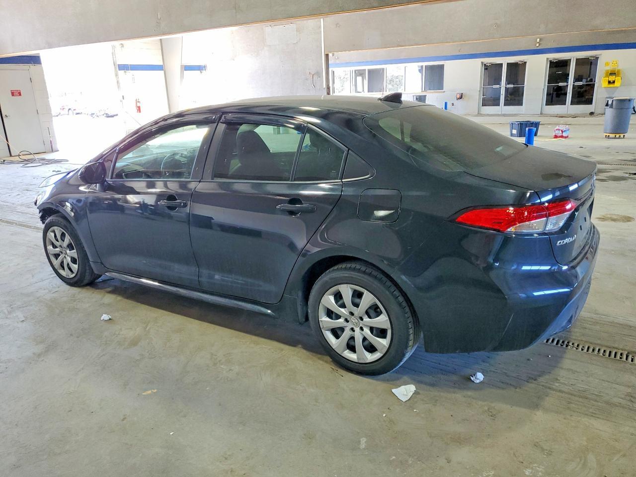 2022 Toyota Corolla Le - Image 2