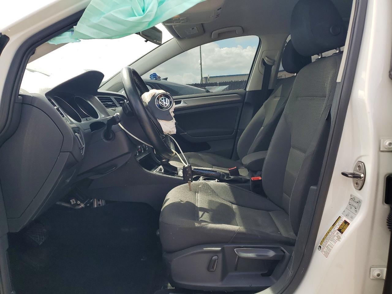 2016 Volkswagen Golf S - Image 7