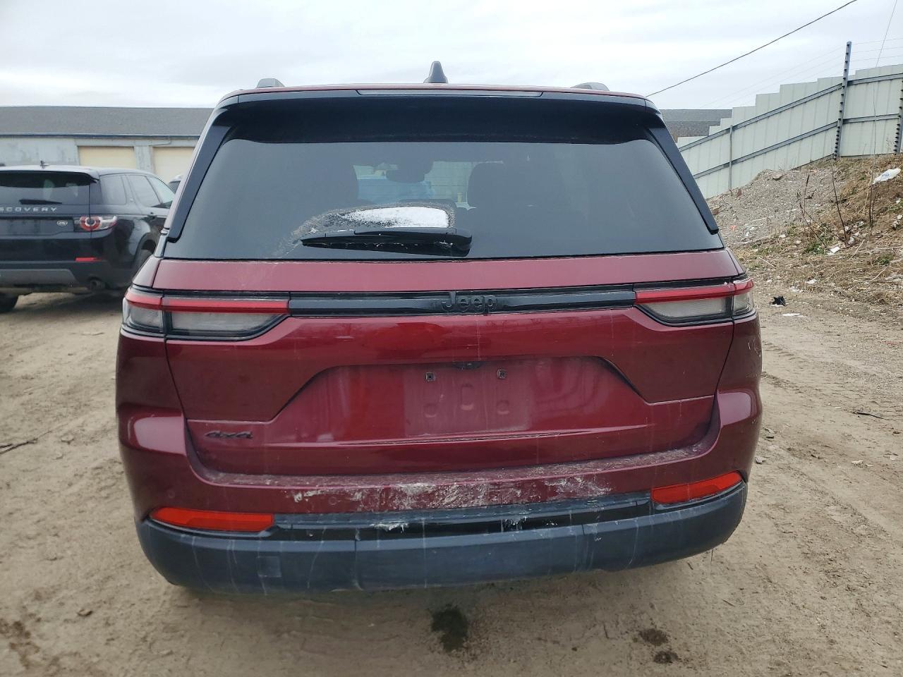 2024 Jeep Grand Cherokee Laredo - Image 6