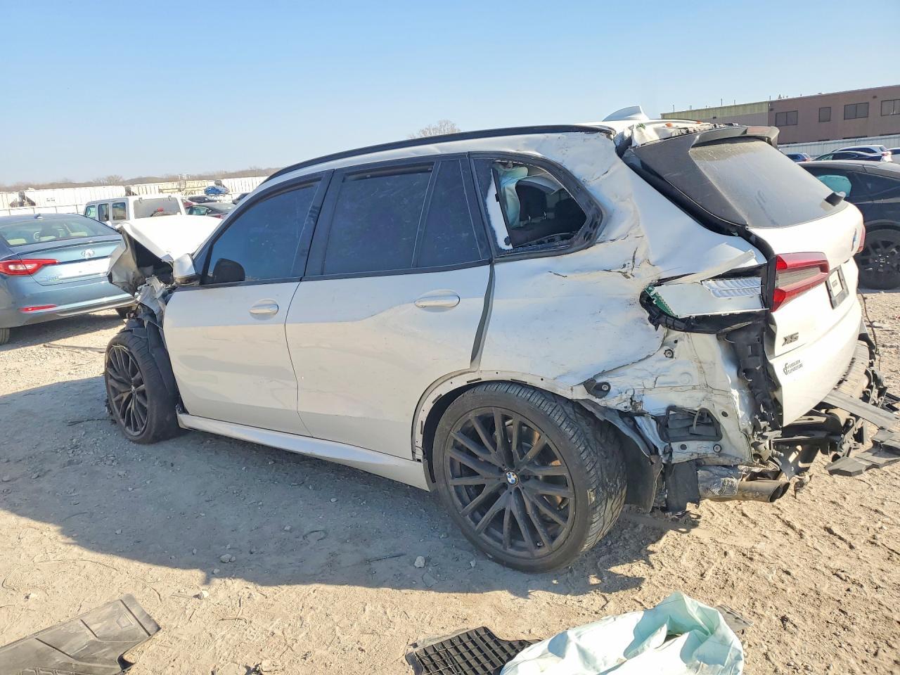 2020 BMW X5 M50I - Фото 2