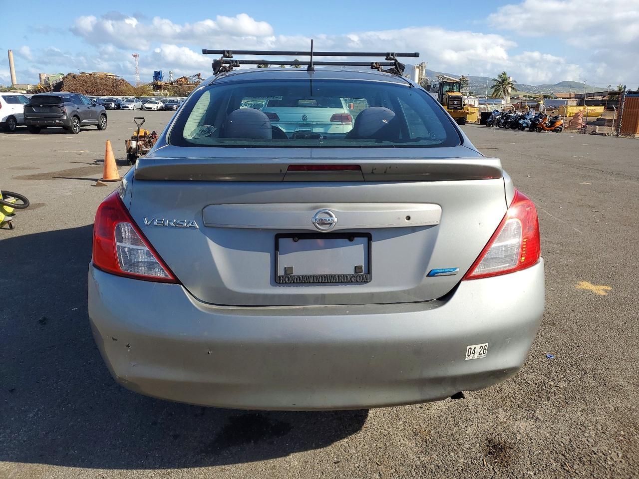 2014 Nissan Versa 1.6 S Plus - Image 6
