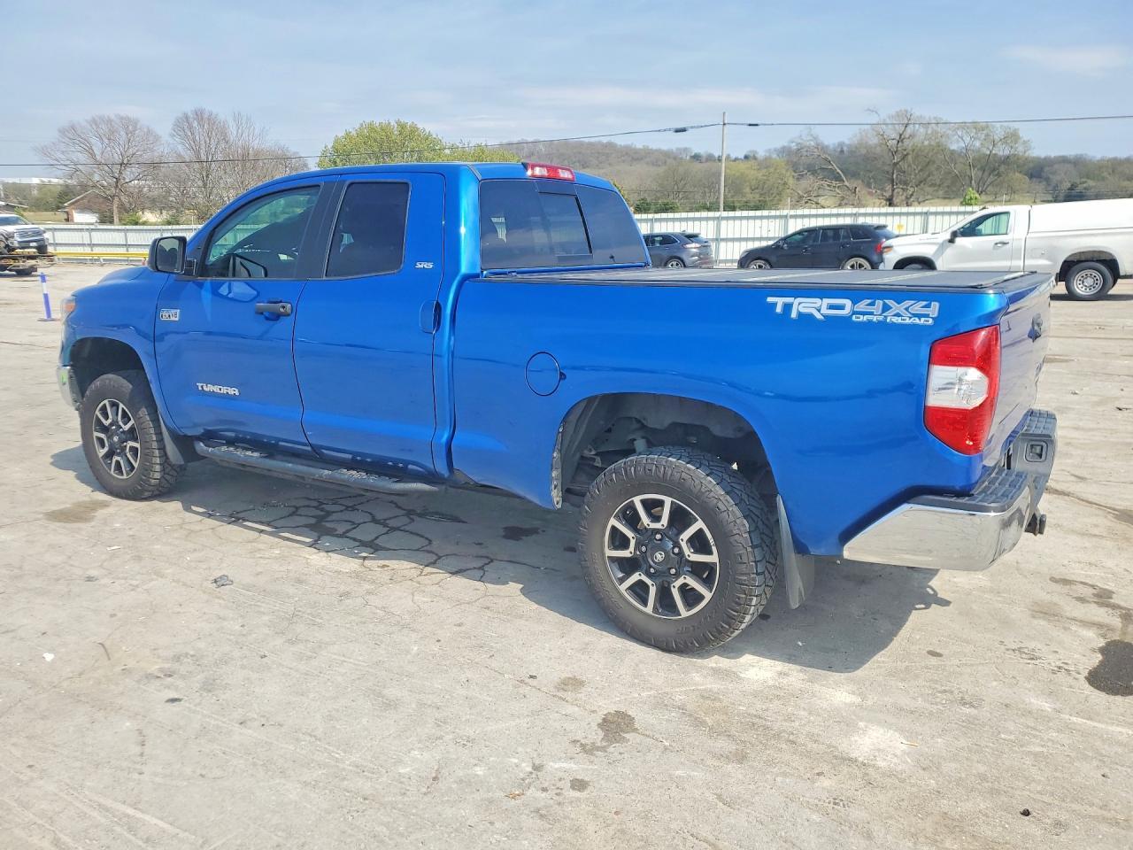 2018 Toyota Tundra Sr5 - Image 2