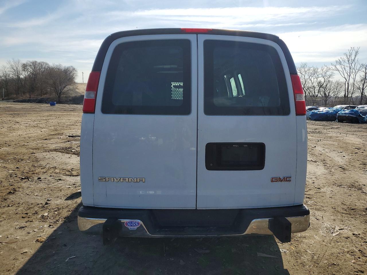 2017 GMC Savana 2500 Cargo Utility / Service Van - Image 6