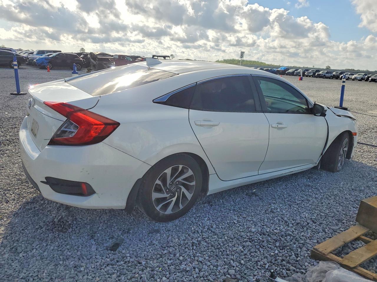2017 Honda Civic Ex - Фото 3