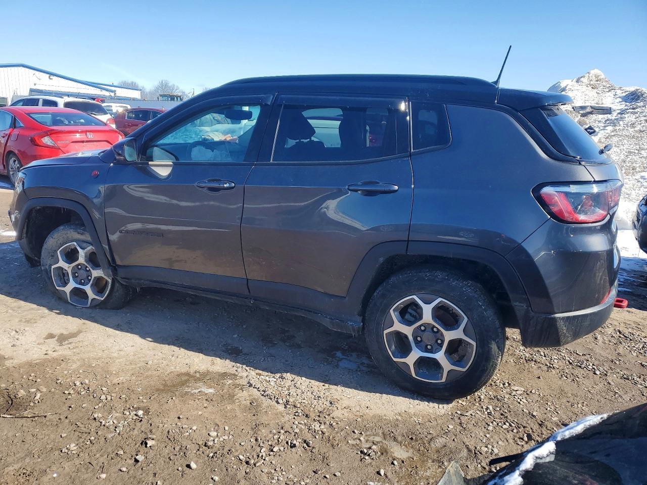 2022 Jeep Compass Trailhawk - Image 2