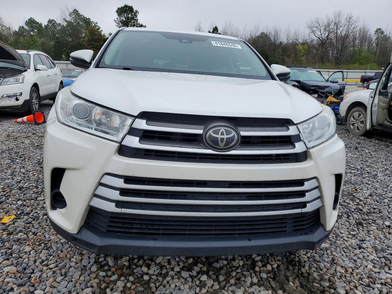2018 Toyota Highlander Le - Image 5
