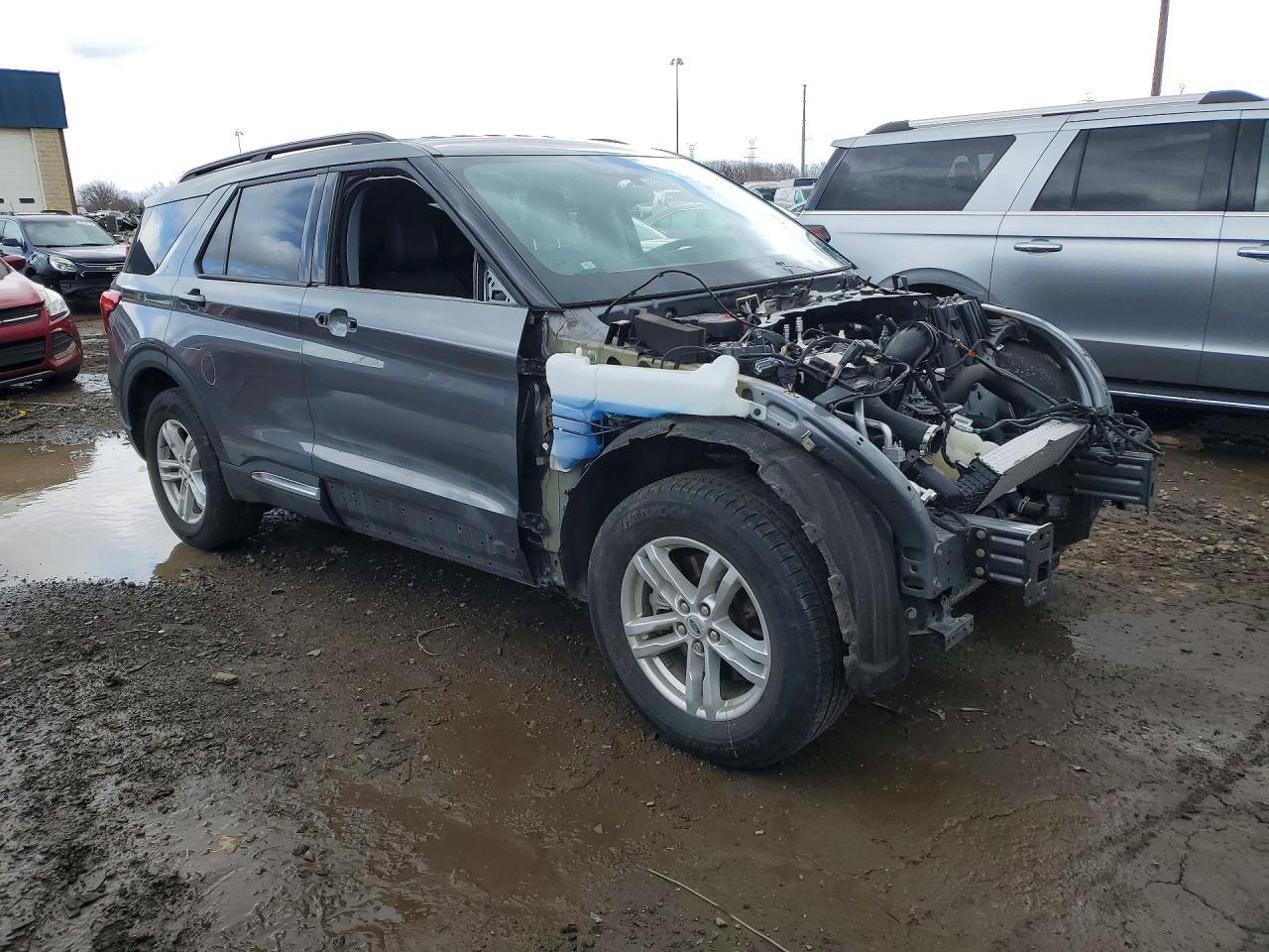 2023 Ford Explorer Xlt - Image 4