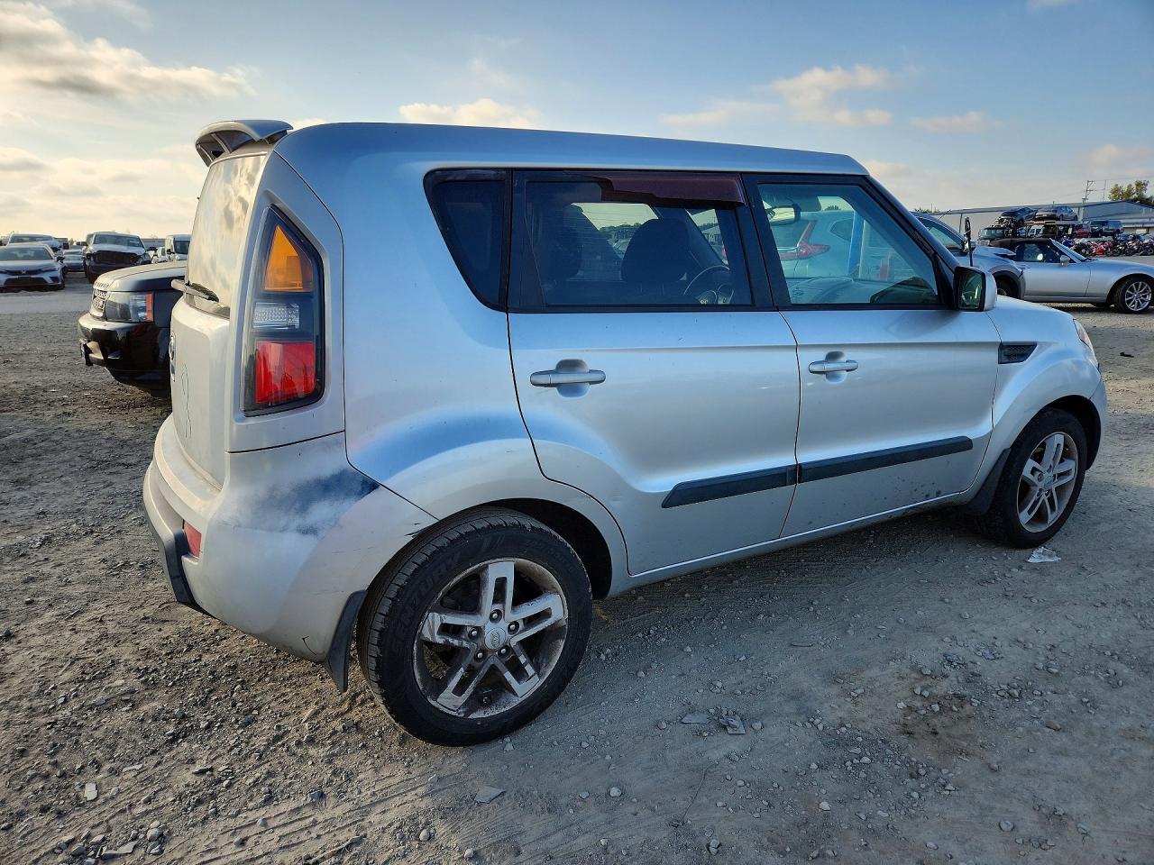 2011 Kia Soul + - Фото 3