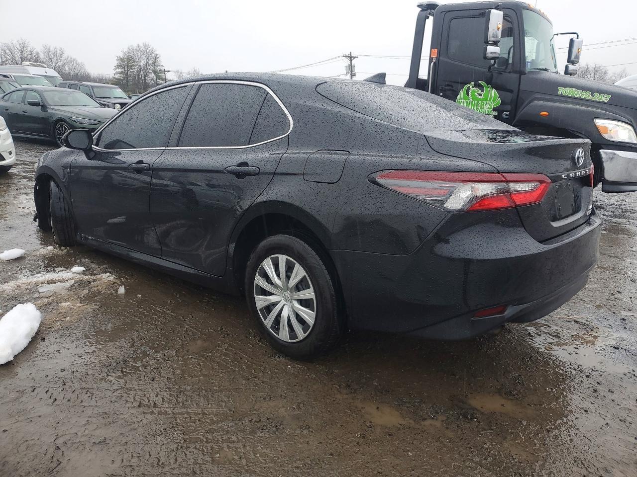 2022 Toyota Camry Hybrid Le - Фото 2